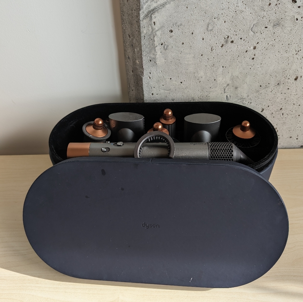 Dyson Airwrap multi-styler and dryer complete